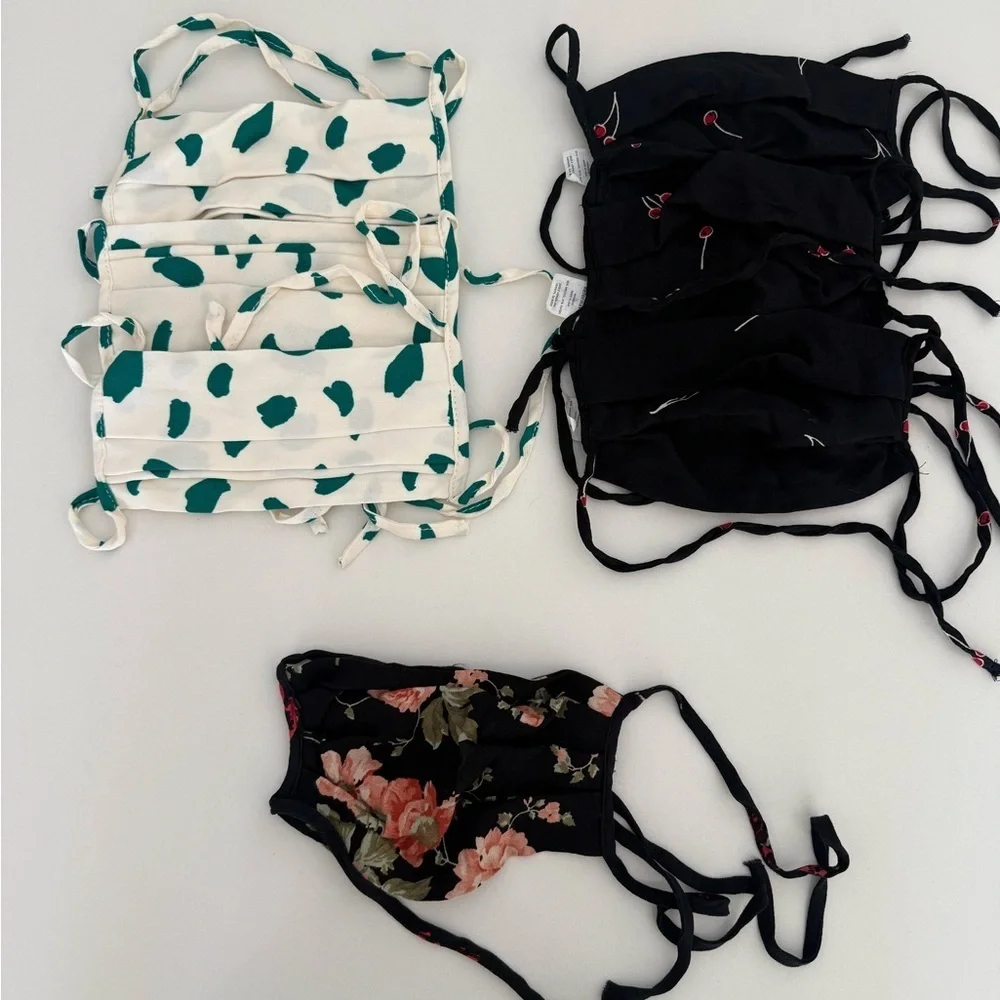 🪩 Reformation Floral and Polka Dot Face Masks Set